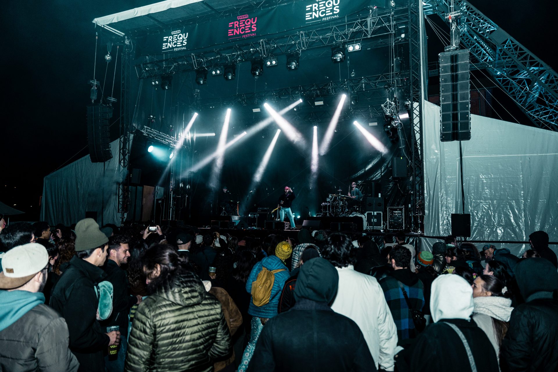 Miel de Montagne sur la scène du PHNMN Fréquences festival 2025